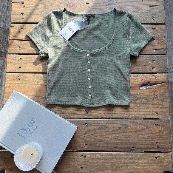 Forever 21 Green Crop Tee - Sz M - Picture 2 of 7